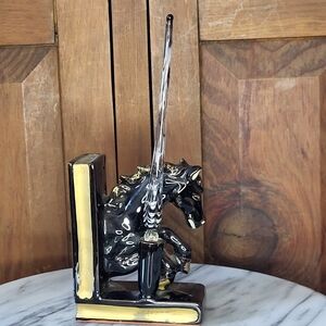 Black and Gold Horse Pen Holder With Pen